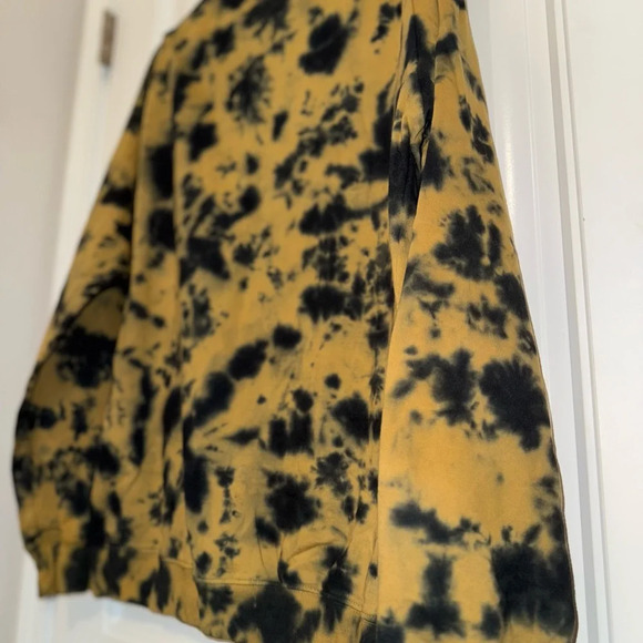 Bold Black and Yellow Crewneck Sweater with Tie-Dye Design - Picture 10 of 11
